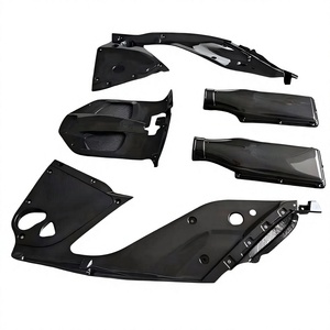 Accessoires intérieurs en fibre de carbone sèche pour Ferrari 812 ; Cache-moteur ; Décoration du capot moteur - Product Image 3