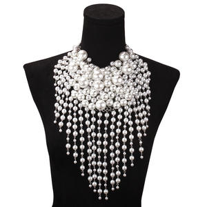 Collar de borlas de perlas de imitación blancas, joyería llamativa de varias capas para fiesta, accesorio de moda para mujer - Product Image 1