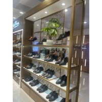 Boutique de vêtements de sport idée de design d'intérieur Sneaker Chaussures magasins design pour chaussures de vente au détail