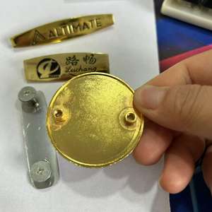 Etichetta Logo in Metallo di Lusso Personalizzata con Finitura Elettroplaccata Premium per Tappetino Auto <span class=keywords><strong>Audi</strong></span> <span class=keywords><strong>A4</strong></span> (Materiale in Moquette) - Product Image 5