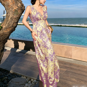 Robe longue décontractée sans manches pour femme, col en V, imprimé numérique violet et or, coupe trapèze, tissée, taille haute, logo frontal, pour soirée d'été - Product Image 6