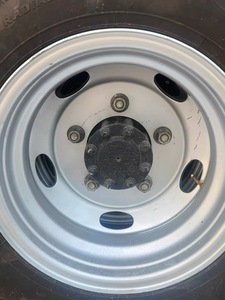 Jantes en acier sous vide épaissies moyeu de roue de camion robuste 700/750/82516 jantes en acier SINOTRUK JAC Foton Auman Jiefang - Product Image 5