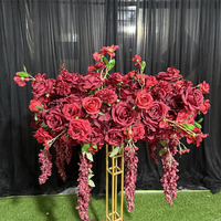 Centre de table de mariage romantique pas cher Arrangement de rangée de fleurs en rose rouge couronne de fleurs pour décor de banquet d'anniversaire de fête d'événement