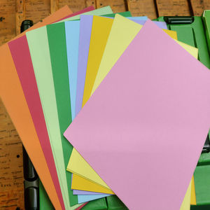 <span class=keywords><strong>Cartoncino</strong></span> formato 80gsm <span class=keywords><strong>A4</strong></span> 50 <span class=keywords><strong>fogli</strong></span> assortiti carta opaca colorata adesiva per la realizzazione di Scrapbook fai da te artigianato per il regalo - Product Image 5