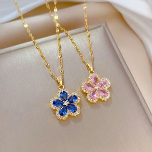 Exquisito Conjunto de Joyería de Boda con Flores Huecas y Circonitas: Collar, Pendientes y Anillo de Zirconia Rosa Brillante - Product Image 6