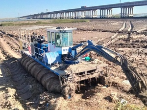 Multifunctionele Aquatische Amfibische Baggerschroef Type Reed Harvester Graafmachine Voor Moerasgrasmaaier Stro Voor <span class=keywords><strong>Wetland</strong></span> - Product Image 4