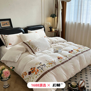 Juego de Ropa de Cama de Tela de Rizo con Bordado Floral, 4 Piezas, Doble Cara, Cálido para Invierno, Algodón de Fibra Larga - Product Image 1