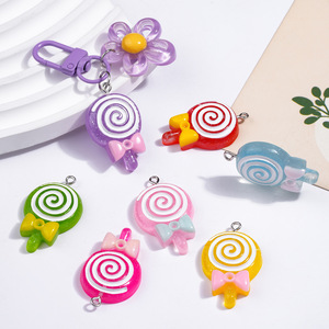 Colgante de resina con forma de corazón de piruleta de dibujos animados, pequeño accesorio de joyería DIY, decoración para cadena de teléfono y llavero - Product Image 2