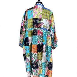 Robe longue bohème faite à la main, élégante, rétro, patchwork, fluide, tenue de plage, robe de soirée modeste unique, manches bouffantes, col en V - Product Image 6