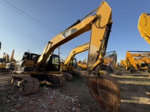 Excavatrice sur chenilles Caterpillar 320D2 d'<span class=keywords><strong>occasion</strong></span> de 20 tonnes avec moteur, pompe et puissance de 112 kW - Product Image 3
