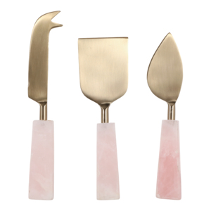 Set di utensili per formaggio con manici in quarzo rosa e lame in ottone per servire e preparare. - Product Image 1