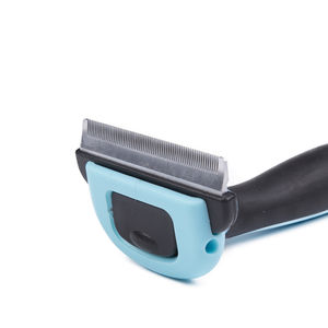 कुत्तों और बिल्लियों के लिए सुरक्षित स्वस्थ <span class=keywords><strong>Deshedder</strong></span> पालतू Deshedding कंघी - Product Image 3