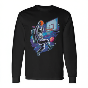 T-shirt à manches longues pour joueur de basket-ball astronaute dans l'espace - Product Image 2