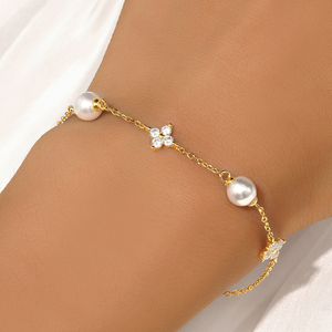 Bracelet de luxe pour femme, tendance, forme ronde, perle blanche de qualité AA, argent 925, plaqué or 18 carats, chaîne et maillons - Product Image 6