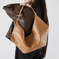 Sac à main en cuir véritable grande capacité pour femme, style occidental tendance, motif tressé en cuir de vachette, fermeture éclair, polyester, nouvelle collection 2026
