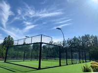 Système de clôture en métal pour terrain de padel en verre trempé panoramique, fabricant de terrains de padel commerciaux intérieurs et extérieurs
