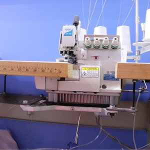 Machine à coudre surjeteuse Zoyer ZY700XB 550W entièrement automatique pour le bordage des tissus - Product Image 1