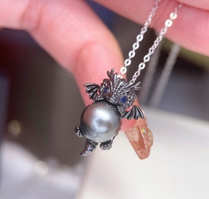 Colgante con temática de Qilin Mini clásico hecho a mano, Perla de Tahití negra, Plata de ley, chapado en negro, joyería mística Oriental - Product Image 2