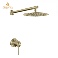 Ensemble de douche doré brossé avec pommeau de pluie large et rond et mitigeur encastré à poignée unique, fixation murale, pour salle de bain