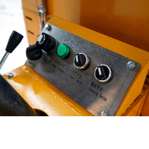 Rouleau vibratoire à tambour unique jaune, autoporté, avec panneau de commande et système hydraulique - Product Image 1