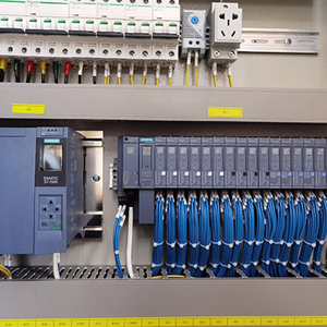 可定制PLC控制柜 可编程电机组开关控制电气柜 IP54 - Product Image 4