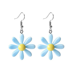 Orecchini a Perno con Fiore a Margherita Bicolore per Donne, Gioielli Floreali alla Moda - Product Image 1
