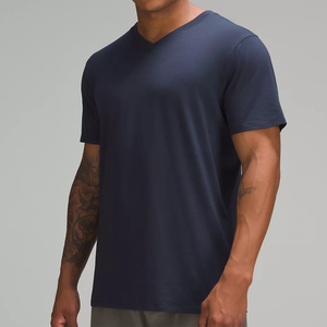 Vêtements de sport de plein air Ensembles personnalisés de fitness pour hommes T-shirts de compression T-shirts unis 100% coton Muscle Fit T-shirts vierges - Product Image 3