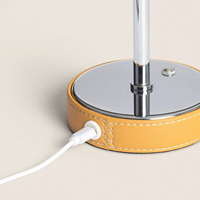 Lampe de table LED sans fil en bois, rechargeable, à intensité variable par toucher, abat-jour conique, lampe de bureau à pied métallique, pour hôtels et restaurants, vente en gros