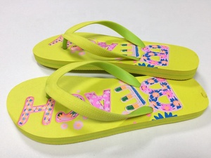 Zapatillas de playa personalizadas para mujer, chanclas profesionales con suela en relieve y correas de dos colores, venta al por mayor - Product Image 4