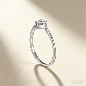 Anillo Minimalista con Corte de Corazón, Anillo de Plata de Ley con Corazón de Circonita Cúbica, Anillo de Compromiso Delicado para Mujer - Product Image 5