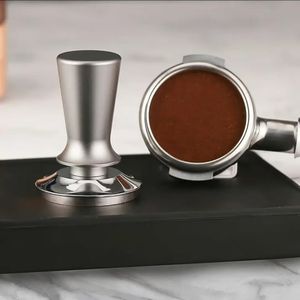 Cafetera Portátil 3 en 1: Prensador de Café, Molinillo y Filtro de Prensa - Product Image 4