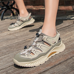 Sandalias de senderismo con punta cerrada para hombre, sandalias deportivas transpirables con correa ajustable de encaje rápido, suela gruesa antideslizante - Product Image 2