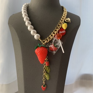 Collar de cadena cubana de perlas para mujer, accesorios de fiesta, collar de fresa con abalorios de resina múltiple, joyería bonita - Product Image 1
