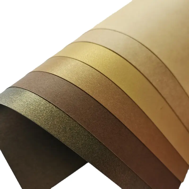 茶色の紙工場はクラフト紙のあらゆる種類の素材と色を備えています