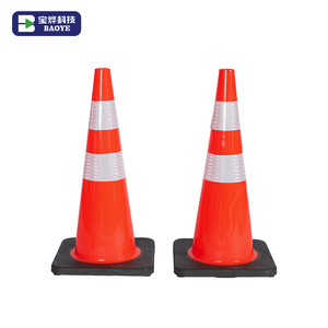 Cono de Tráfico de PVC Naranja de 750 mm con Cinta Reflectante Prismática de Alta Intensidad para Seguridad Vial en Aeropuertos y Carreteras - Product Image 3
