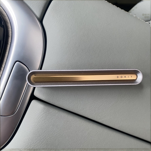 Ambientador de Coche de Lujo 2025, de Aleación, para Montar en la Ventilación, con Logotipo Personalizado, Patrón de Texto, Larga Duración, Múltiple - Product Image 3