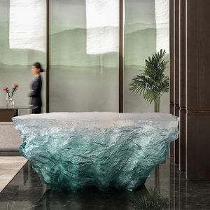 طاولة قهوة من الراتنج بتصميم فني منحوت وغير منتظم، ذات طابع شخصي وإحساس بالفخامة المتقدمة لغرفة المعيشة - Product Image 3