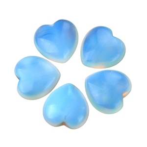 Vente en gros au meilleur <span class=keywords><strong>prix</strong></span> de pierre précieuse opalite sculptée en forme de cœur, pierre précieuse de collection artisanale en cristal naturel nouvellement conçue - Product Image 1