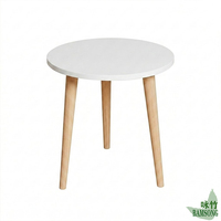 Table d'appoint ronde avec plateau blanc, pieds trépieds en bois robuste, pour appartement et hôtel, vente en gros, style nordique, table basse pour chambre et canapé