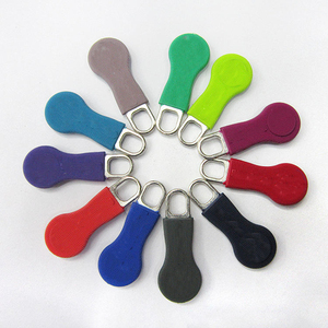 Dây Trượt Có Thể Tháo Rời <span class=keywords><strong>PVC</strong></span> Cao Su Bìa Thiết Kế Biểu Tượng Tùy Chỉnh Dây Kéo <span class=keywords><strong>Puller</strong></span> - Product Image 2