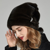 Vente en gros de chapeaux en fourrure de vison entiers élégants d'hiver pour femmes chapeaux en fourrure véritable avec pompon en fourrure casquette à la mode féminine nouveaux bonnets de luxe pour femmes