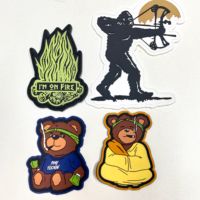 Marque de caoutchouc de transfert de chaleur avec logo personnalisé Écusson en PVC 3d pour vêtements en caoutchouc Lettres en relief pour vêtement Étiquettes souples Écusson en caoutchouc de silicone