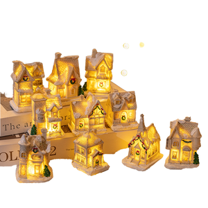 Decoraciones Navideñas de Dibujos Animados, Casita de Resina Pequeña con Luces LED, Adornos de Micropaisaje para Regalos Festivos - Product Image 6