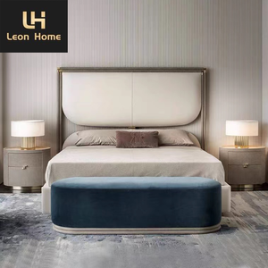 Meubles <span class=keywords><strong>Leon</strong></span> Vente en gros Taille personnalisée Style italien classique Grand lit Queen rembourré Taille <span class=keywords><strong>King</strong></span> de luxe - Product Image 1