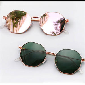 Lunettes de soleil carrées en métal doré de marque de luxe 2024, protection UV400, nouveau modèle unisexe - Product Image 2