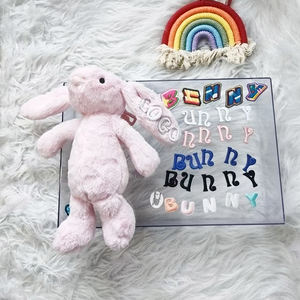 دمية أرنب عيد الفصح لطيفة بطول 25 سم مع إمكانية إضافة شعار مخصص، ألعاب قطيفة ناعمة وثقيلة الوزن - Product Image 2