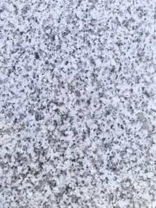 Pietre per Pavimentazione <span class=keywords><strong>in</strong></span> Granito Fiammato Jilin G623 |   Piastrelle Moderne Antiscivolo per Esterni e Patio |   Granito Grigio Chiaro Durevole ed Ecologico dalla Cina - Product Image 1