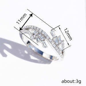 Bague de fiançailles pour femme T0053, sertie de diamants taille émeraude, monture pavée, bijoux de mode - Product Image 4