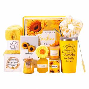 Set de Regalo para Baño y Spa Color Morado, Termo de Acero Inoxidable de 20 oz, Vela de Cristal, Caja de Regalo para Cumpleaños de Mujer - Product Image 2