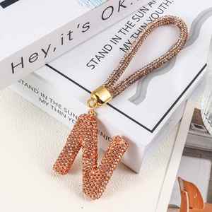 Llavero de Metal con Forma de Letra y Cristales de Diamante, Adorno para Bolso, con Zirconia en Todas las Letras del Alfabeto (26 Letras) - Product Image 4